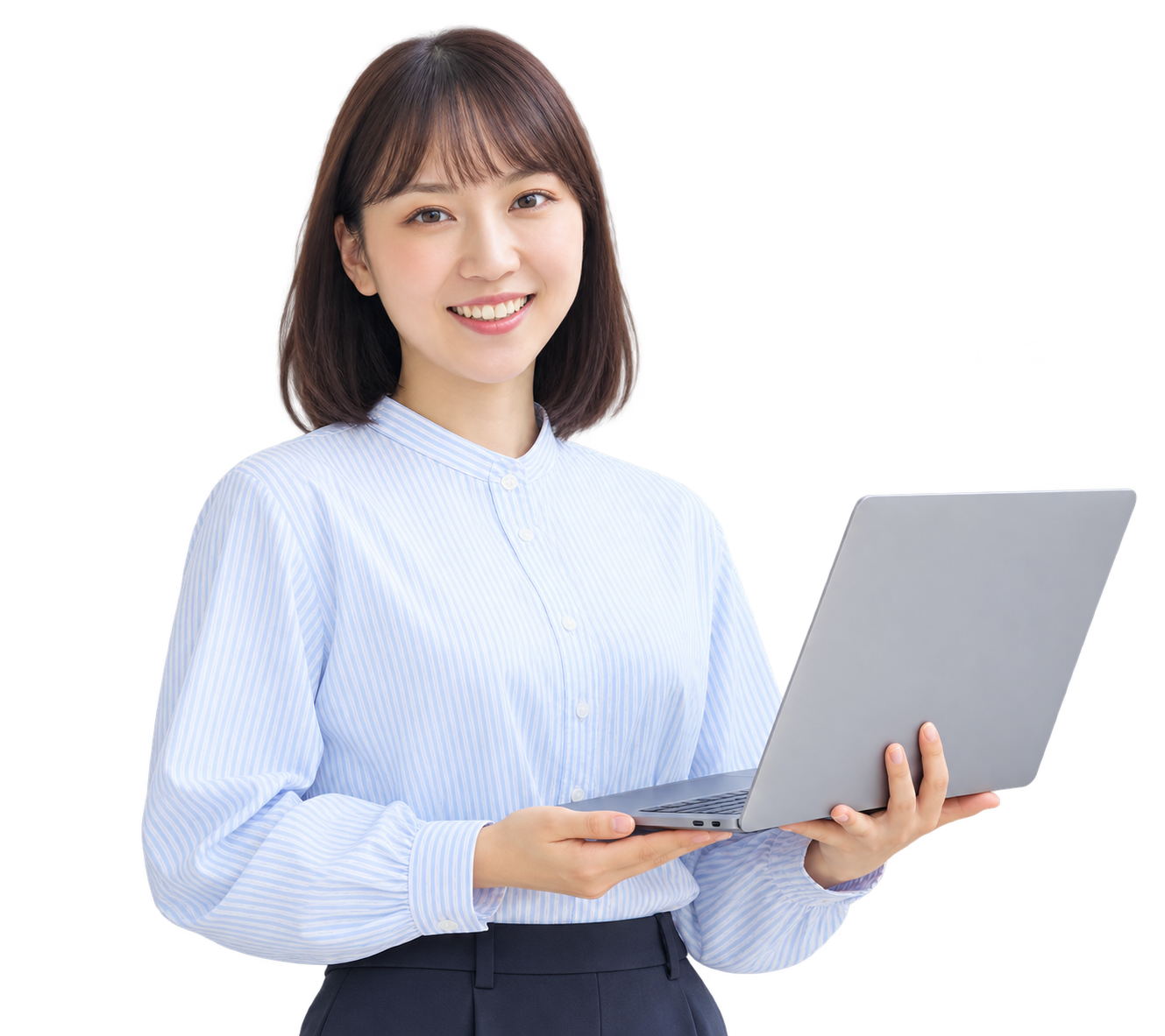 ノートパソコンを持つSNS運用スタッフ